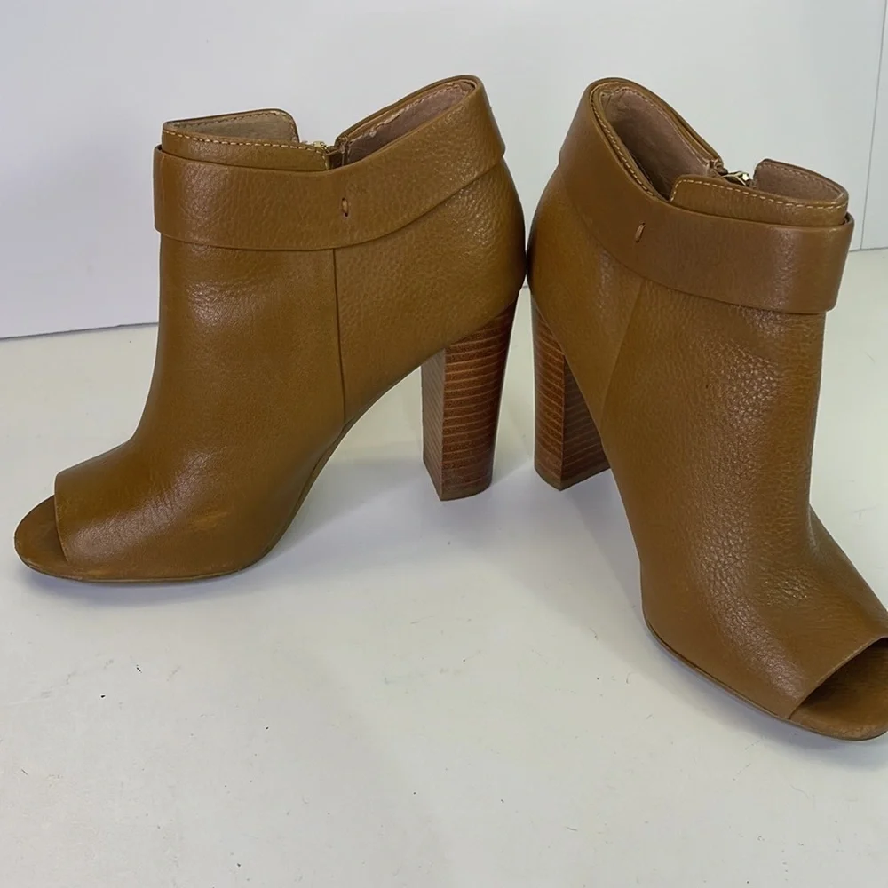 Splendid tan leather peep toe bootie